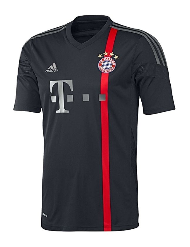 kwmKJN4g4TfU0tc Bayern Munich Third 2015 - Image 1